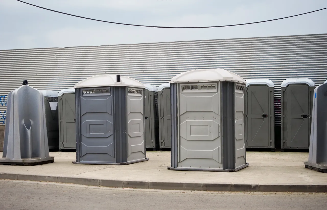 portable toilets design kazema